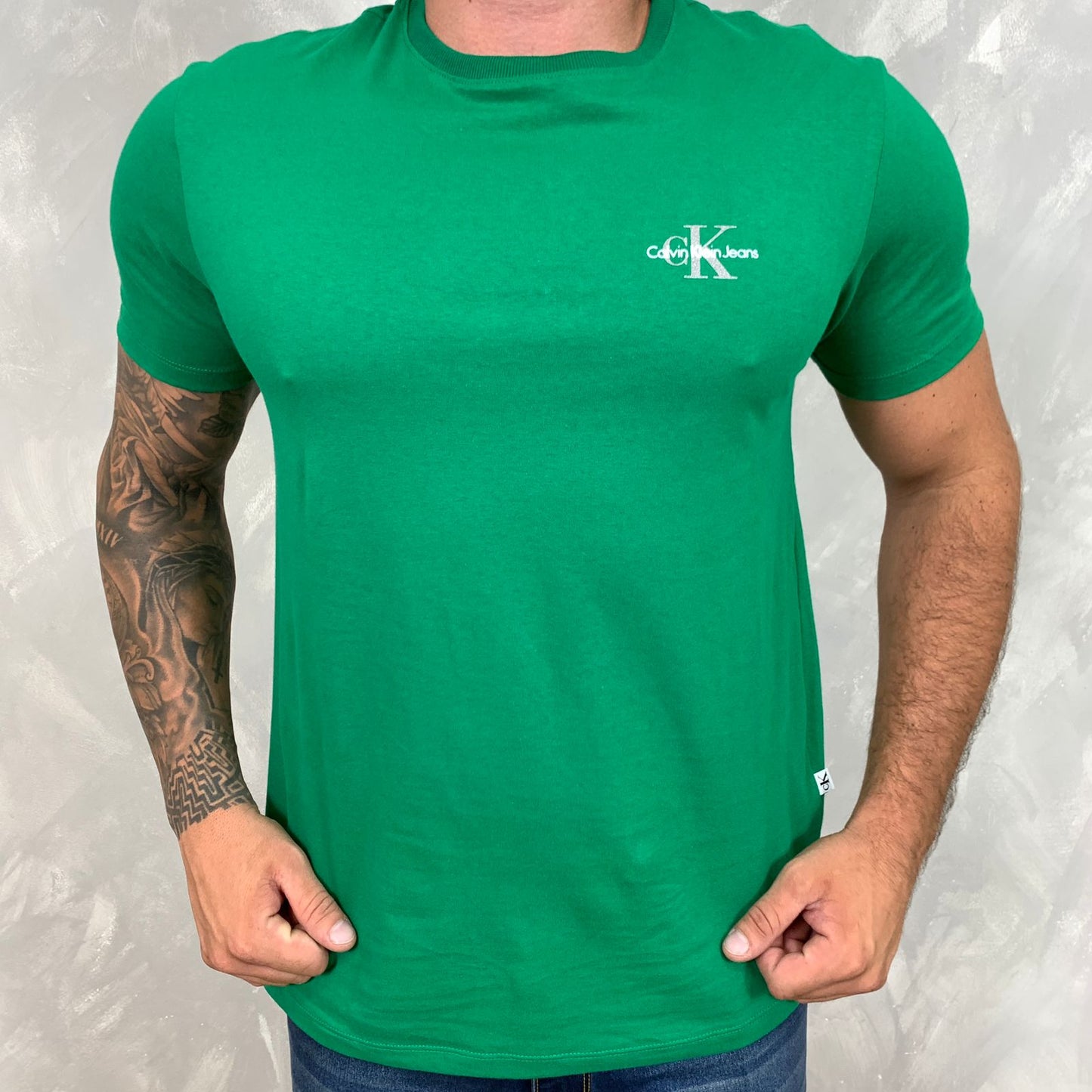 Camiseta Calvin Klein Manga Curta Verde Ref. 3992