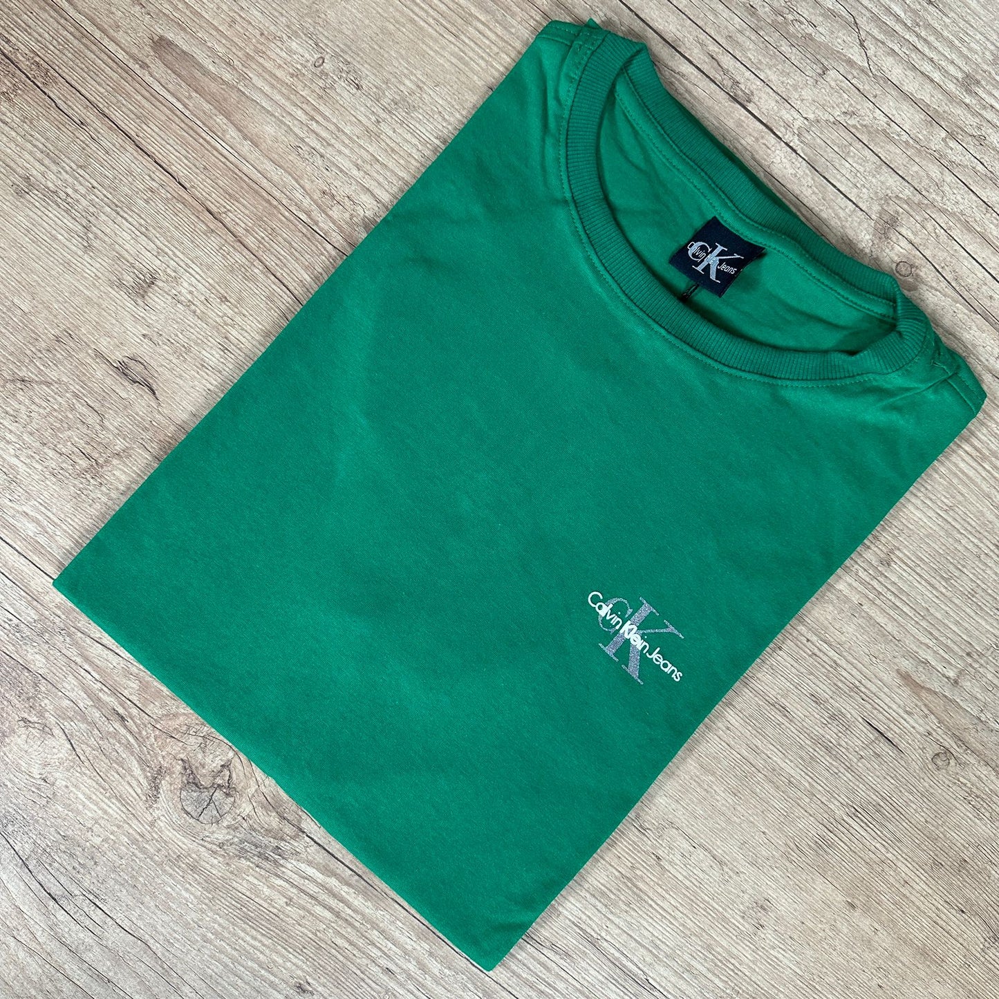 Camiseta Calvin Klein Manga Curta Verde Ref. 3992