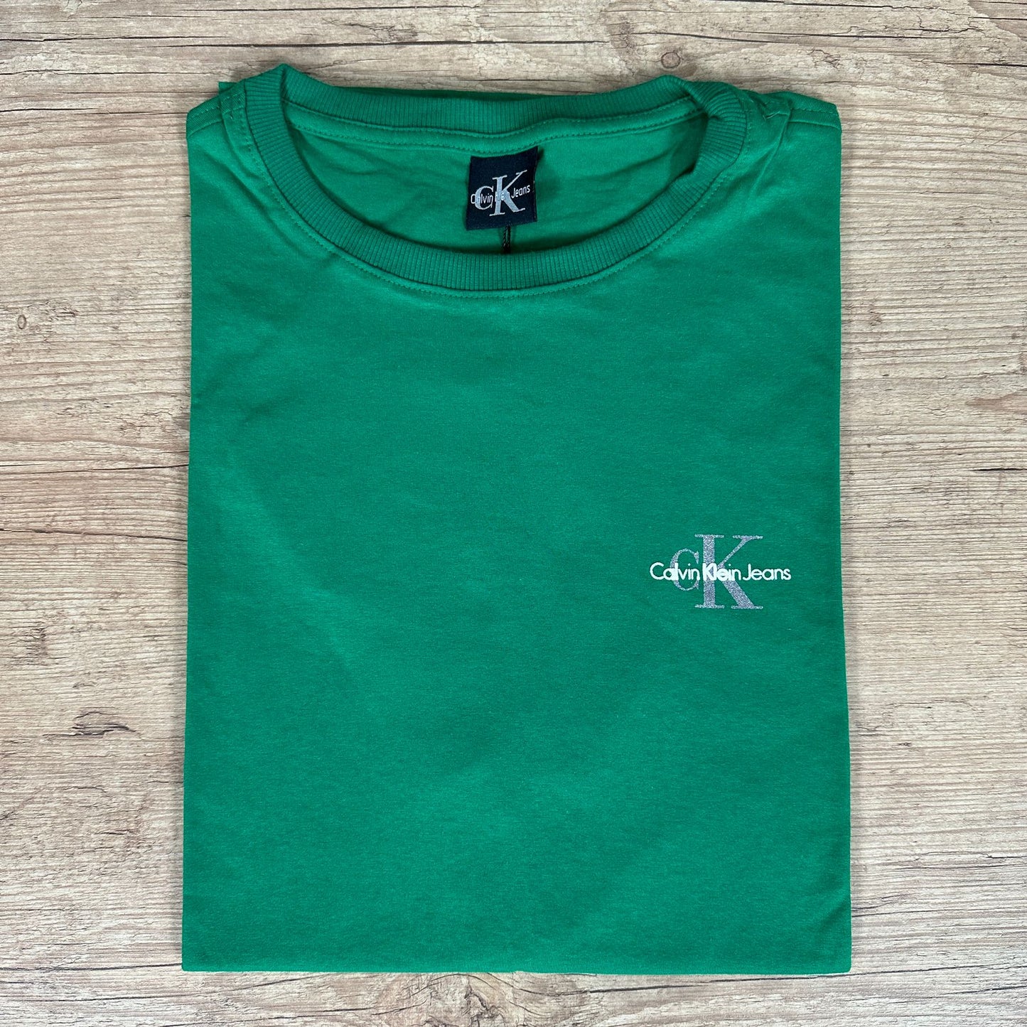 Camiseta Calvin Klein Manga Curta Verde Ref. 3992